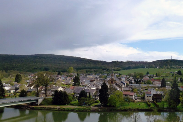 vue de joigny par devant joigny