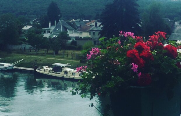 vue fleurie du pont halte fluviale